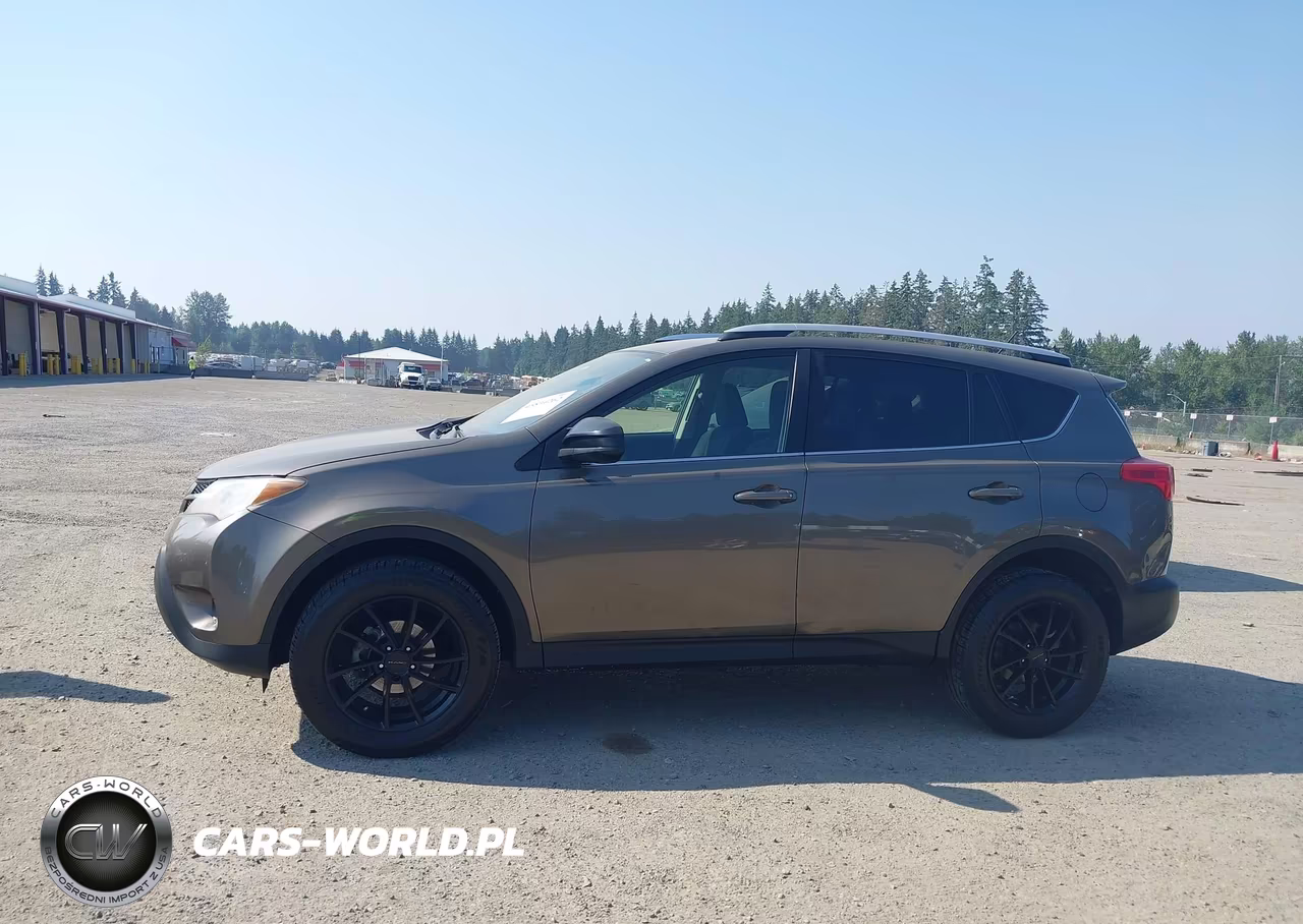 2015 Toyota Rav4 Le VIN:JTMZFREV9FD063680 - 14