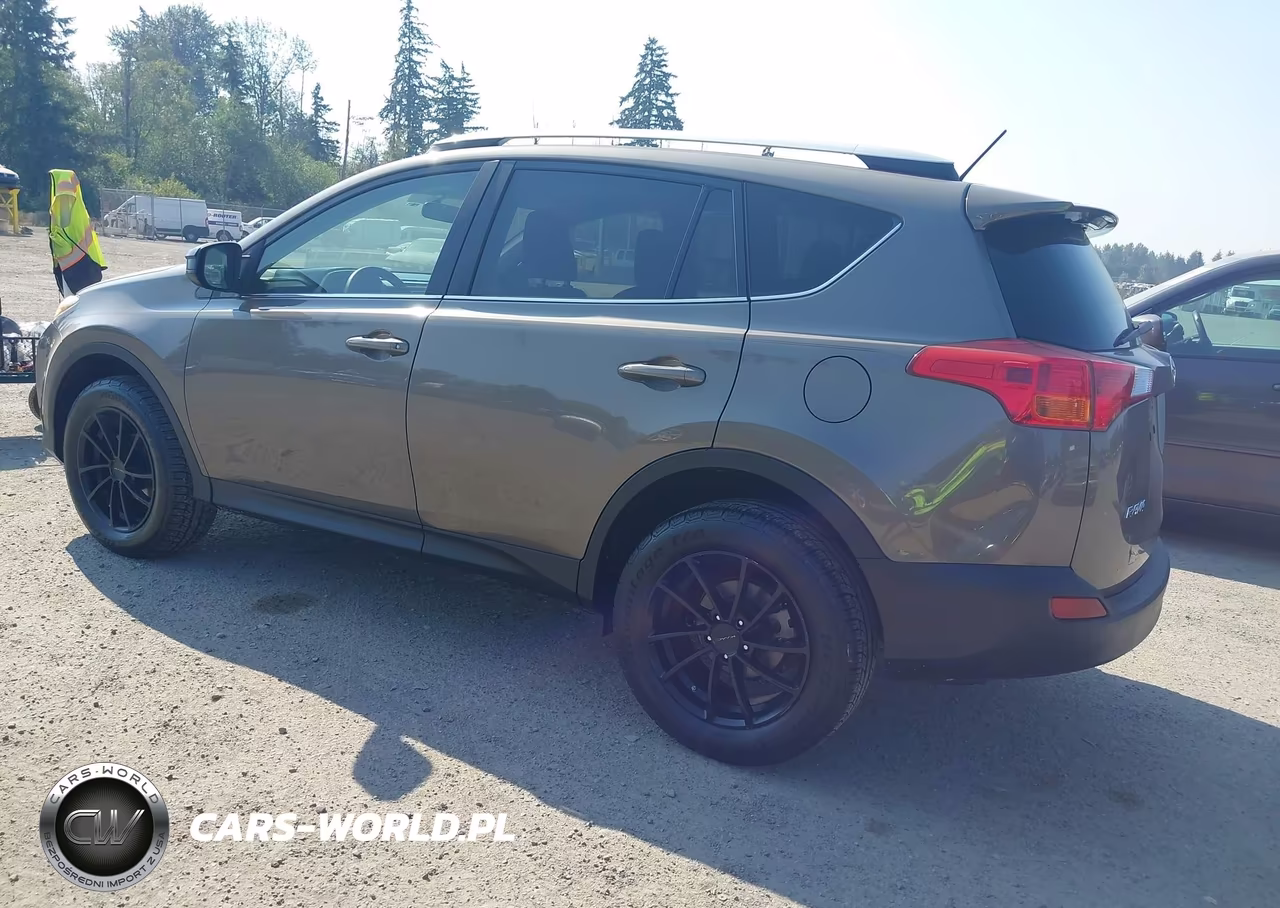 2015 Toyota Rav4 Le VIN:JTMZFREV9FD063680 - 3