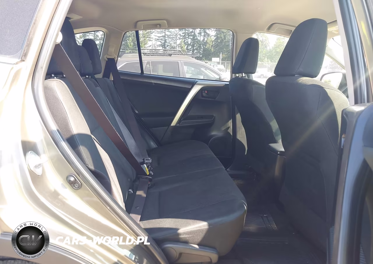 2015 Toyota Rav4 Le VIN:JTMZFREV9FD063680 - 8