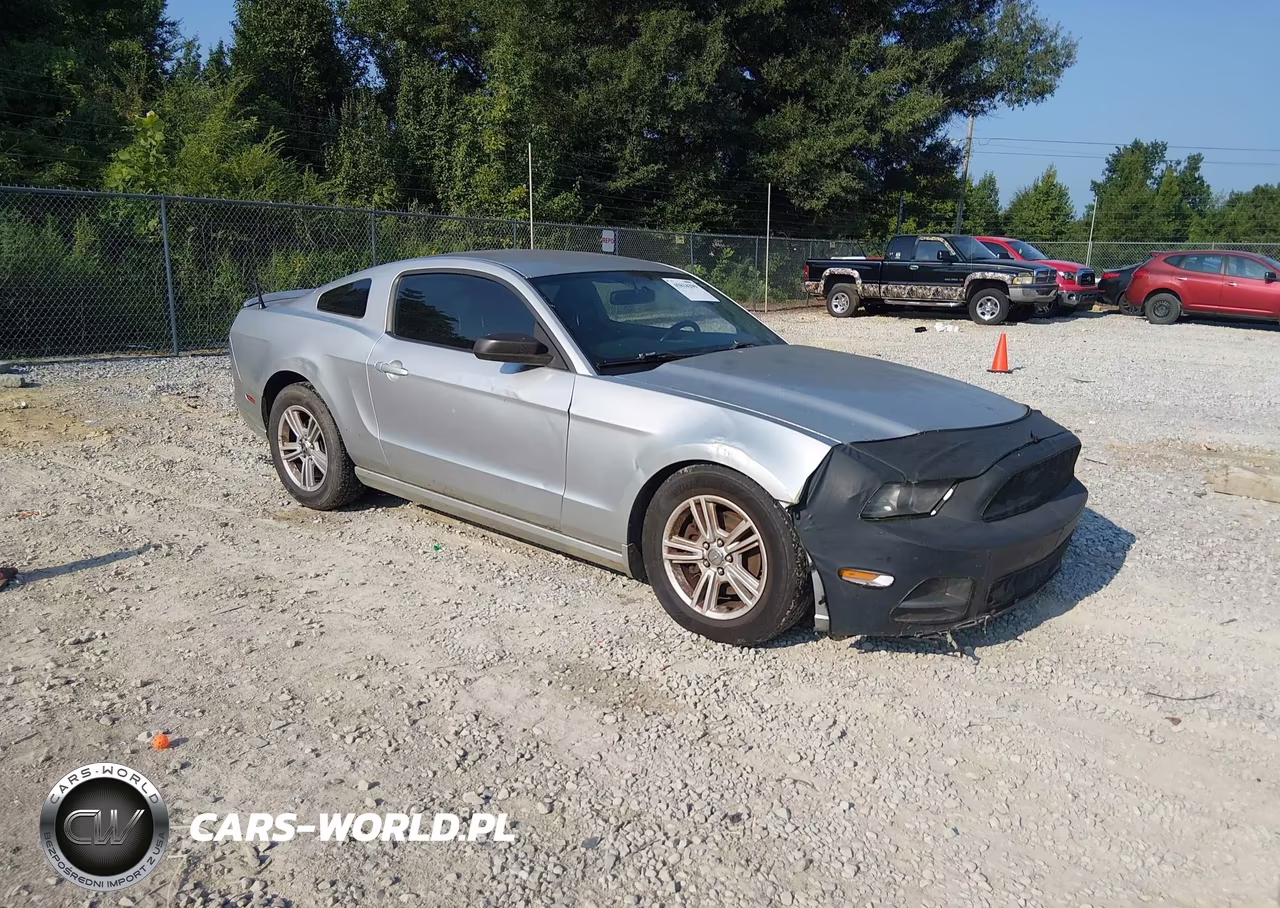 2014 Ford Mustang V6