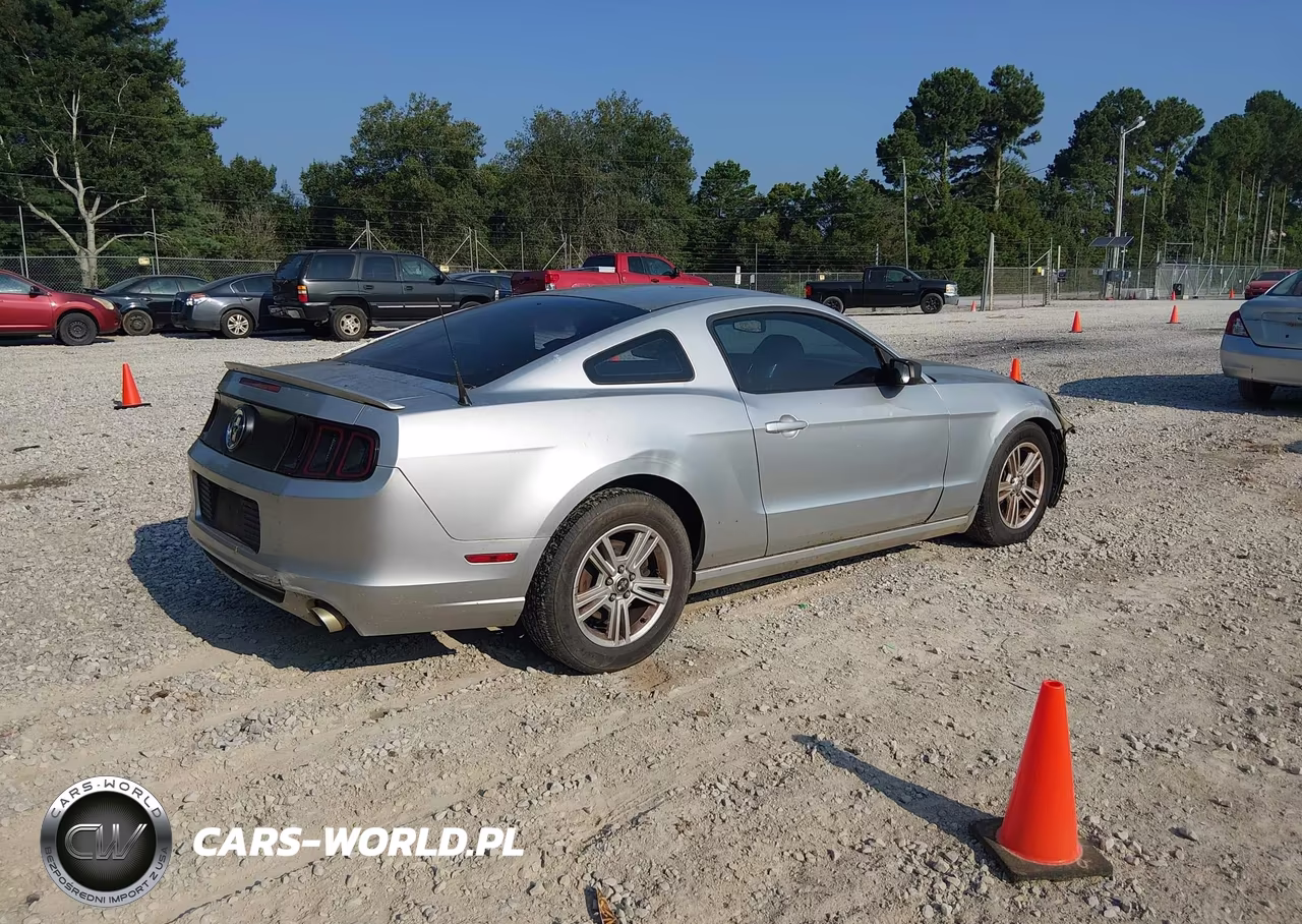 2014 Ford Mustang V6 VIN:1ZVBP8AM5E5276346 - 4