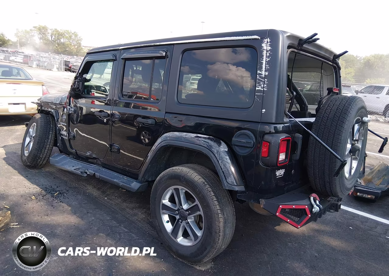 2020 Jeep Wrangler Unlimited Sahara 4X4 VIN:1C4HJXEN9LW199676 - 3