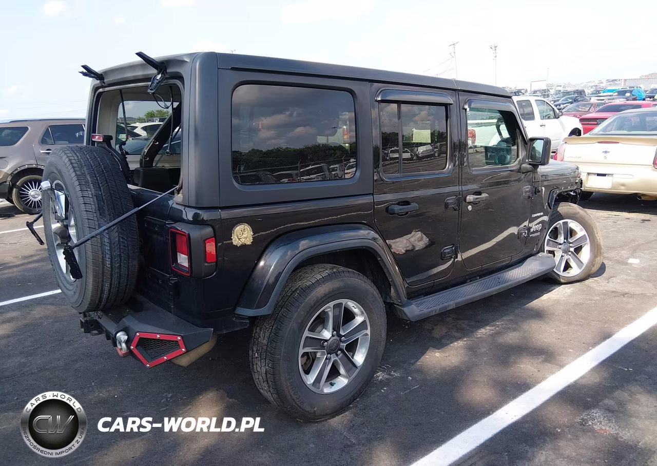 2020 Jeep Wrangler Unlimited Sahara 4X4 VIN:1C4HJXEN9LW199676 - 4