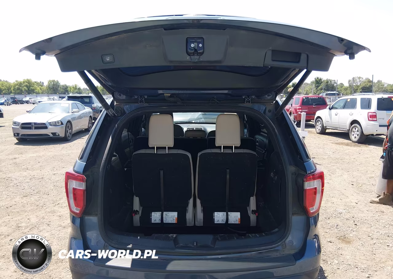 2019 Ford Explorer Xlt VIN:1FM5K7D84KGB02156 - 18