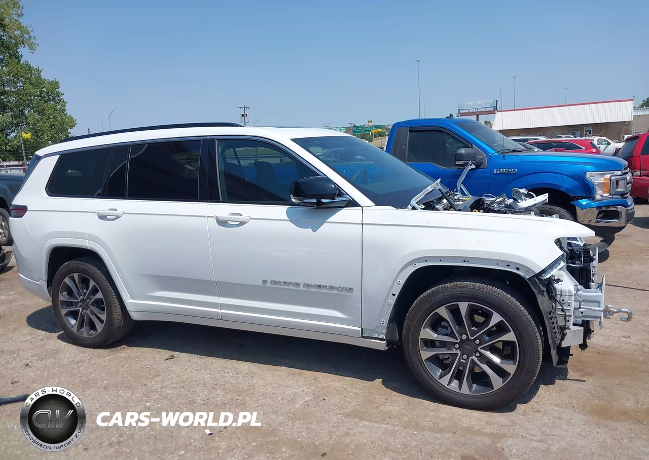 2025 Jeep Grand Cherokee L Overland 4X4 VIN:1C4RJKDG3S8710652 - 14