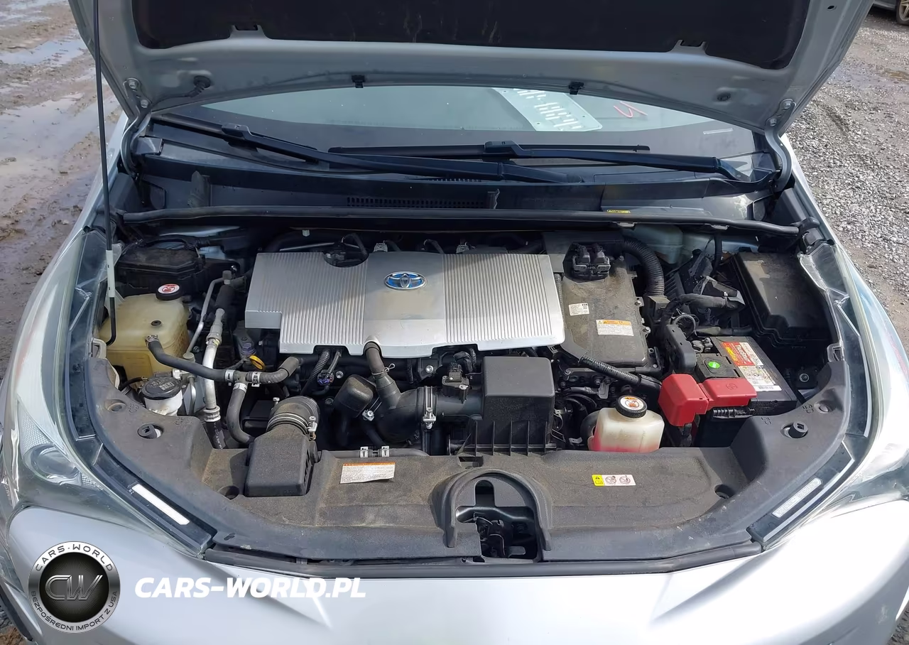 2018 Toyota Prius Three VIN:JTDKARFU6J3054715 - 10