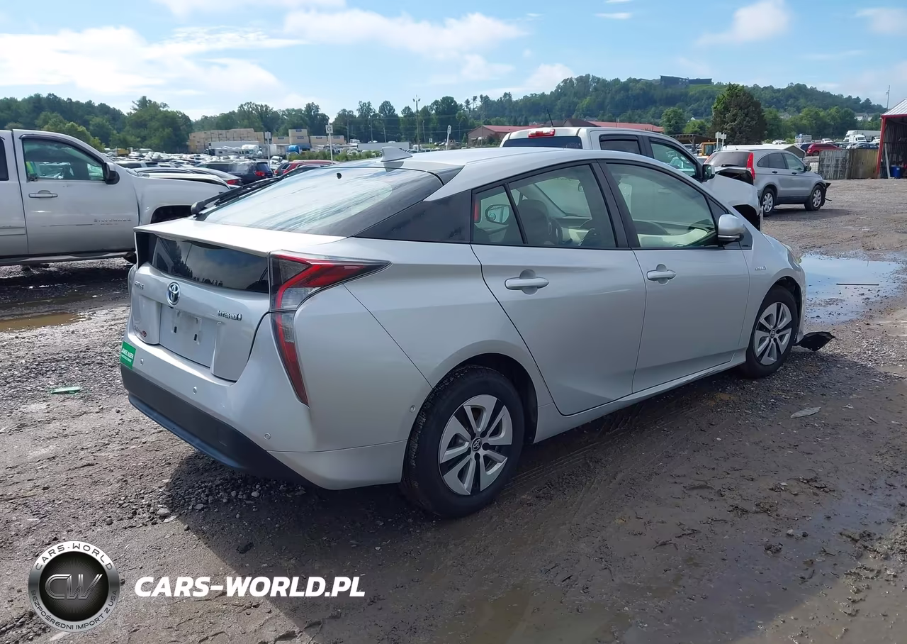 2018 Toyota Prius Three VIN:JTDKARFU6J3054715 - 4