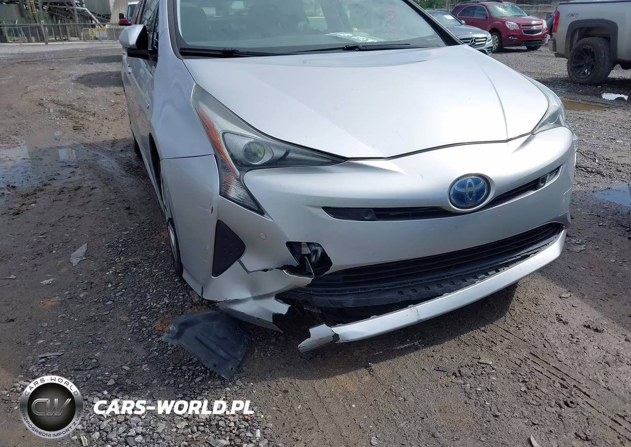 2018 Toyota Prius Three VIN:JTDKARFU6J3054715 - 6