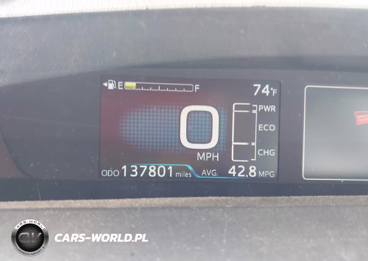 2018 Toyota Prius Three VIN:JTDKARFU6J3054715 - 7
