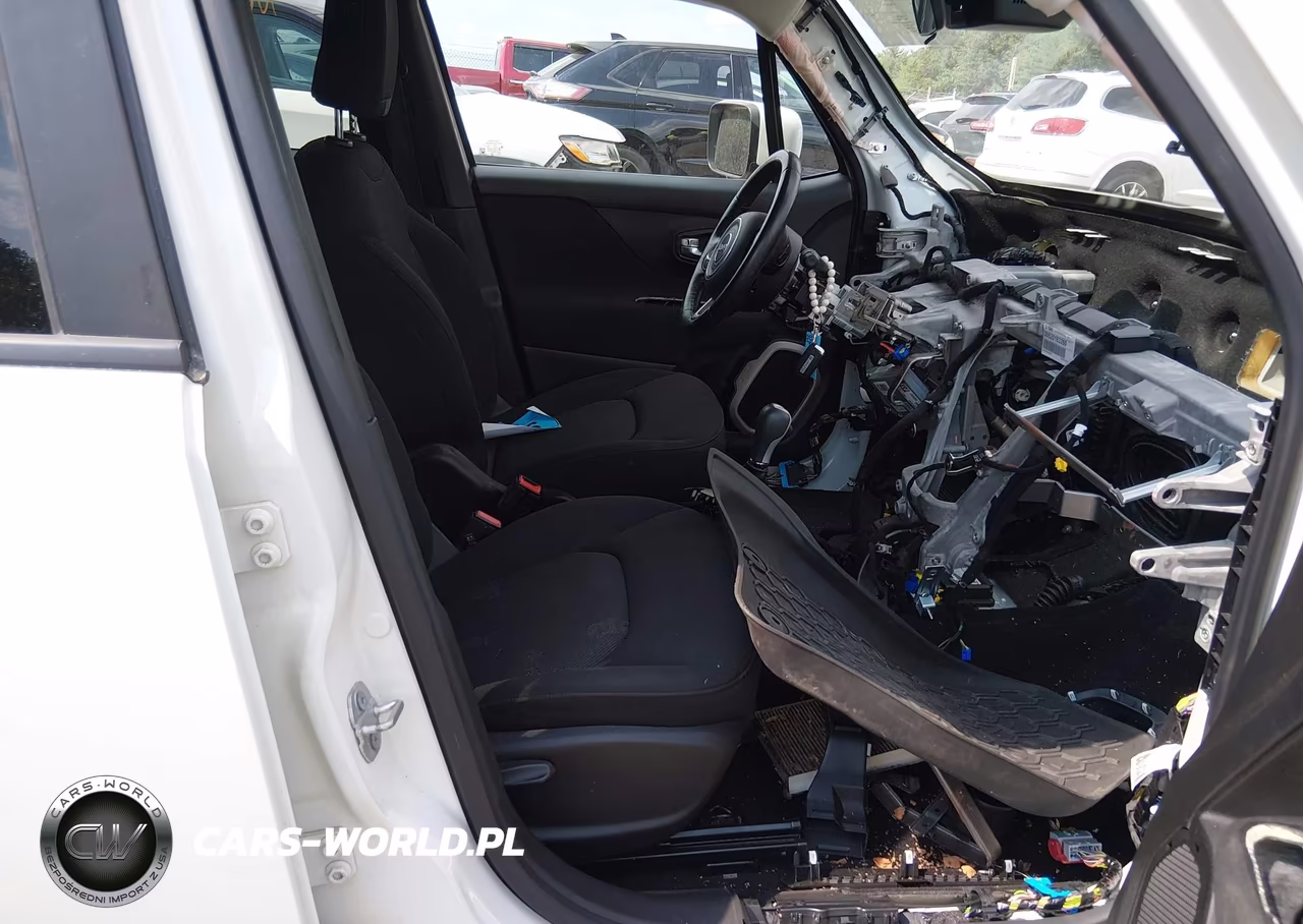 2015 Jeep Renegade Latitude VIN:ZACCJBBT0FPB54725 - 5