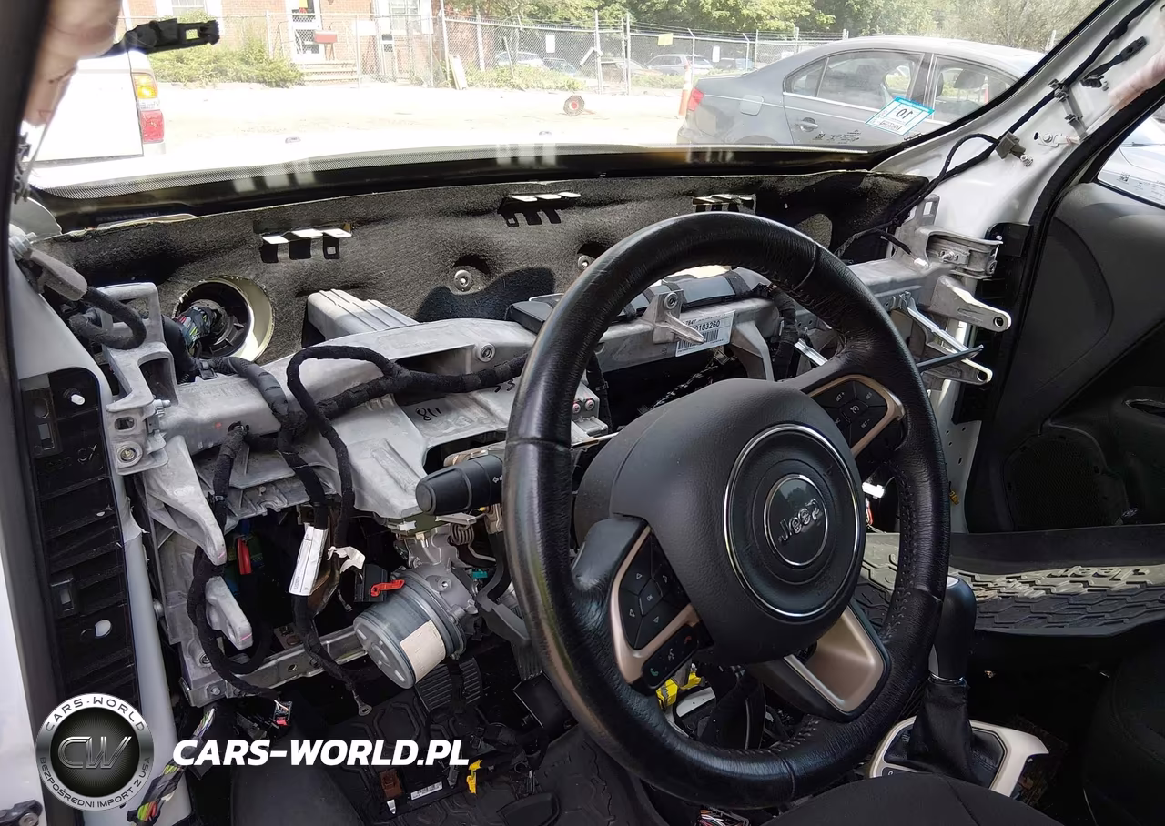 2015 Jeep Renegade Latitude VIN:ZACCJBBT0FPB54725 - 6