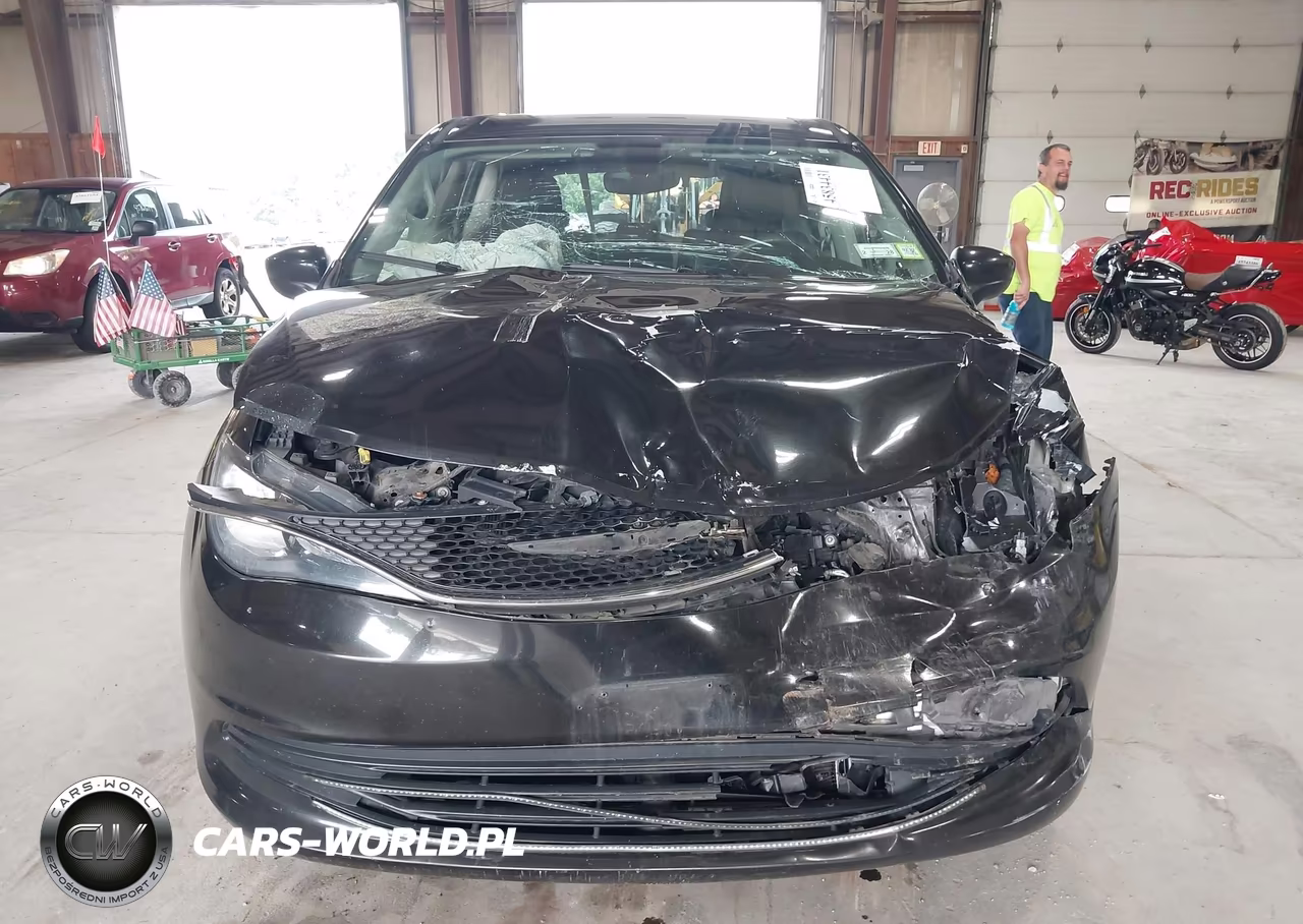 2017 Chrysler Pacifica Touring VIN:2C4RC1DG1HR676227 - 12