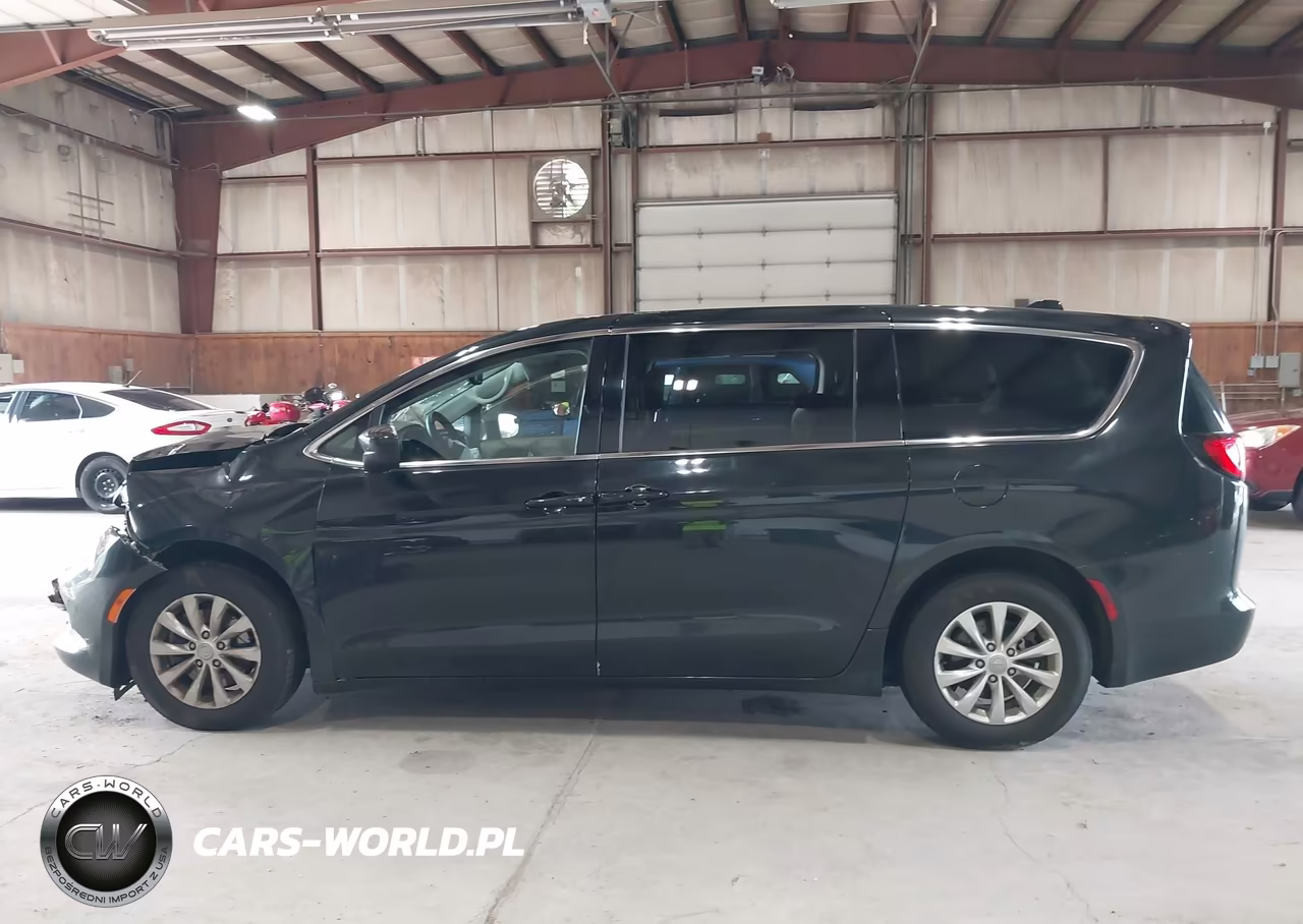 2017 Chrysler Pacifica Touring VIN:2C4RC1DG1HR676227 - 14