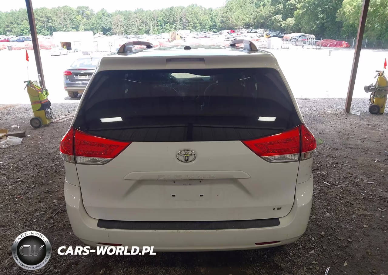 2013 Toyota Sienna Le V6 8 Passenger VIN:5TDKK3DC3DS288592 - 17