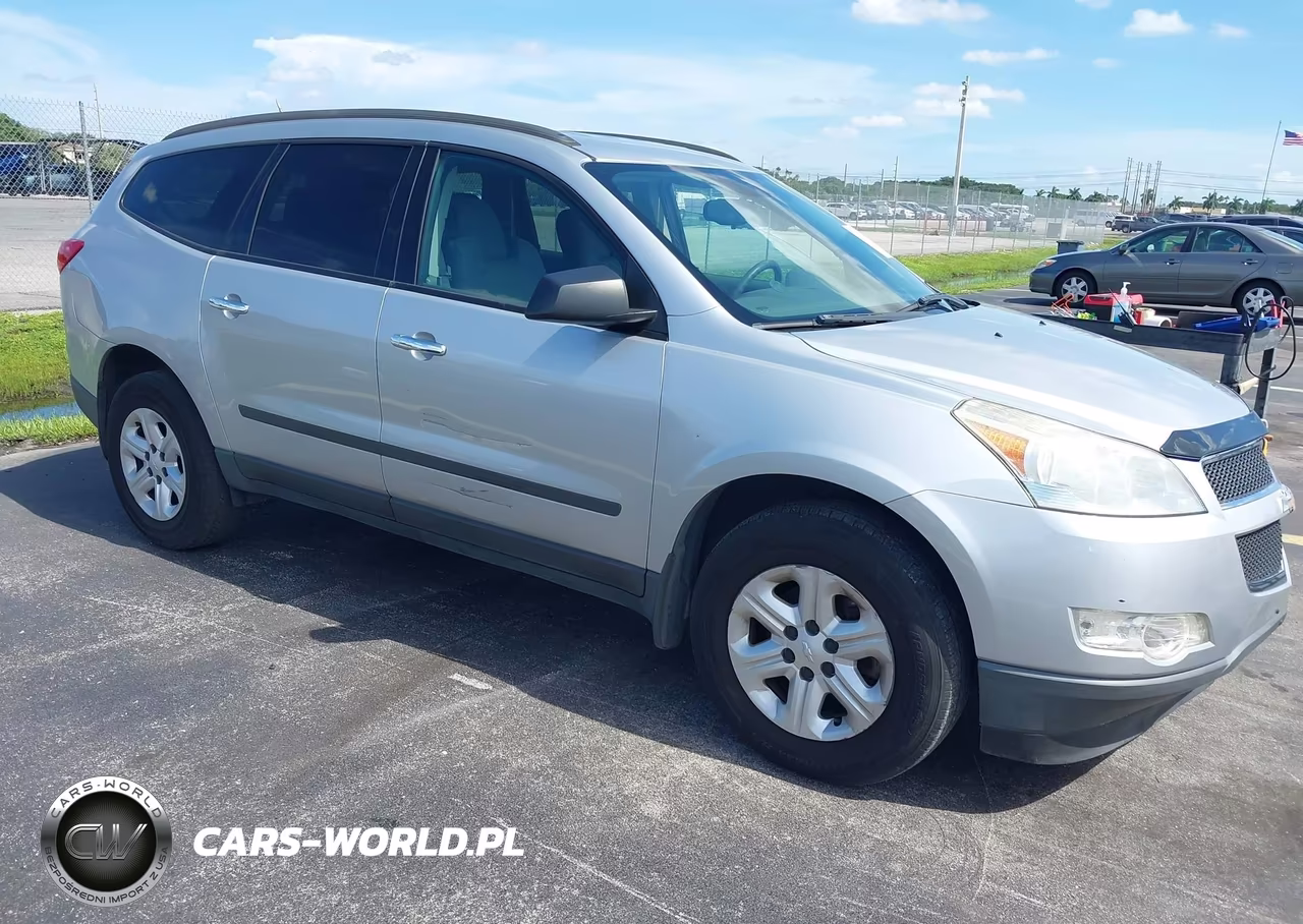 2011 Chevrolet Traverse Ls – zdjęcie 1 z 16