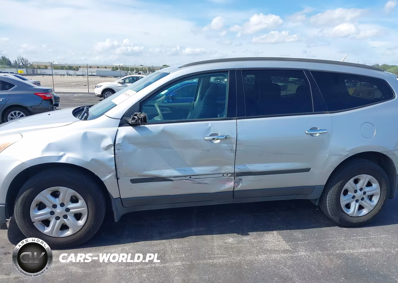 2011 Chevrolet Traverse Ls VIN:1GNKREED0BJ410938 - 6