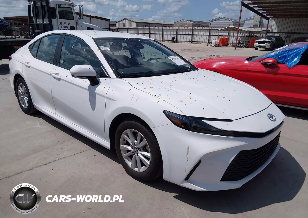 2025 Toyota Camry Le – zdjęcie 1 z 16