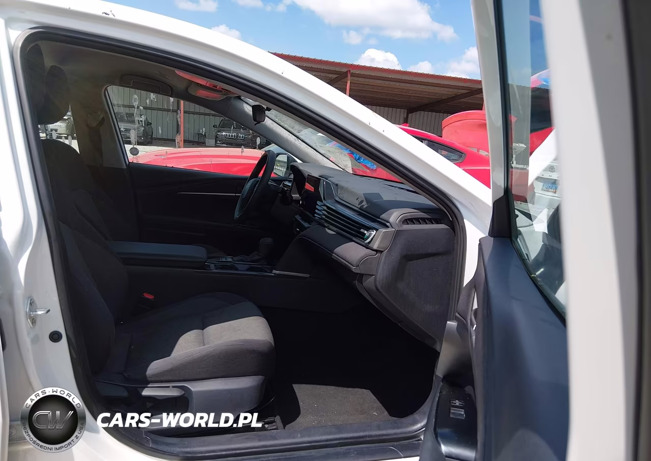 2025 Toyota Camry Le VIN:4T1DAACK8SU023258 - 5