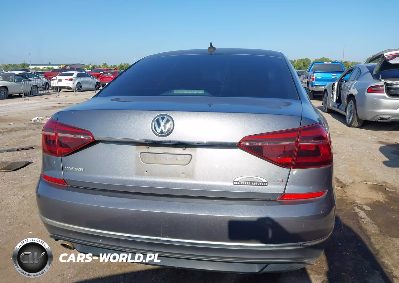 2017 Volkswagen Passat 1.8T R-Line VIN:1VWDT7A34HC069081 - 16