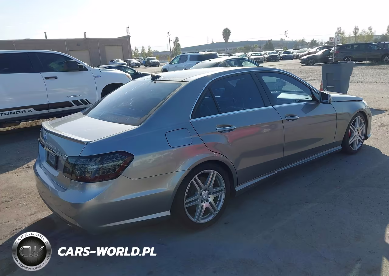 2010 Mercedes-Benz E 550 VIN:WDDHF7CBXAA236972 - 4