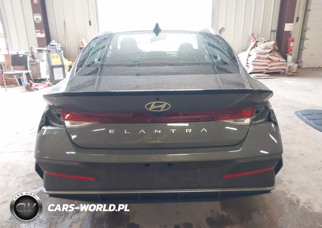 2026 Hyundai Elantra Sel Sport VIN:KMHLM4DG7TU114781 - 17
