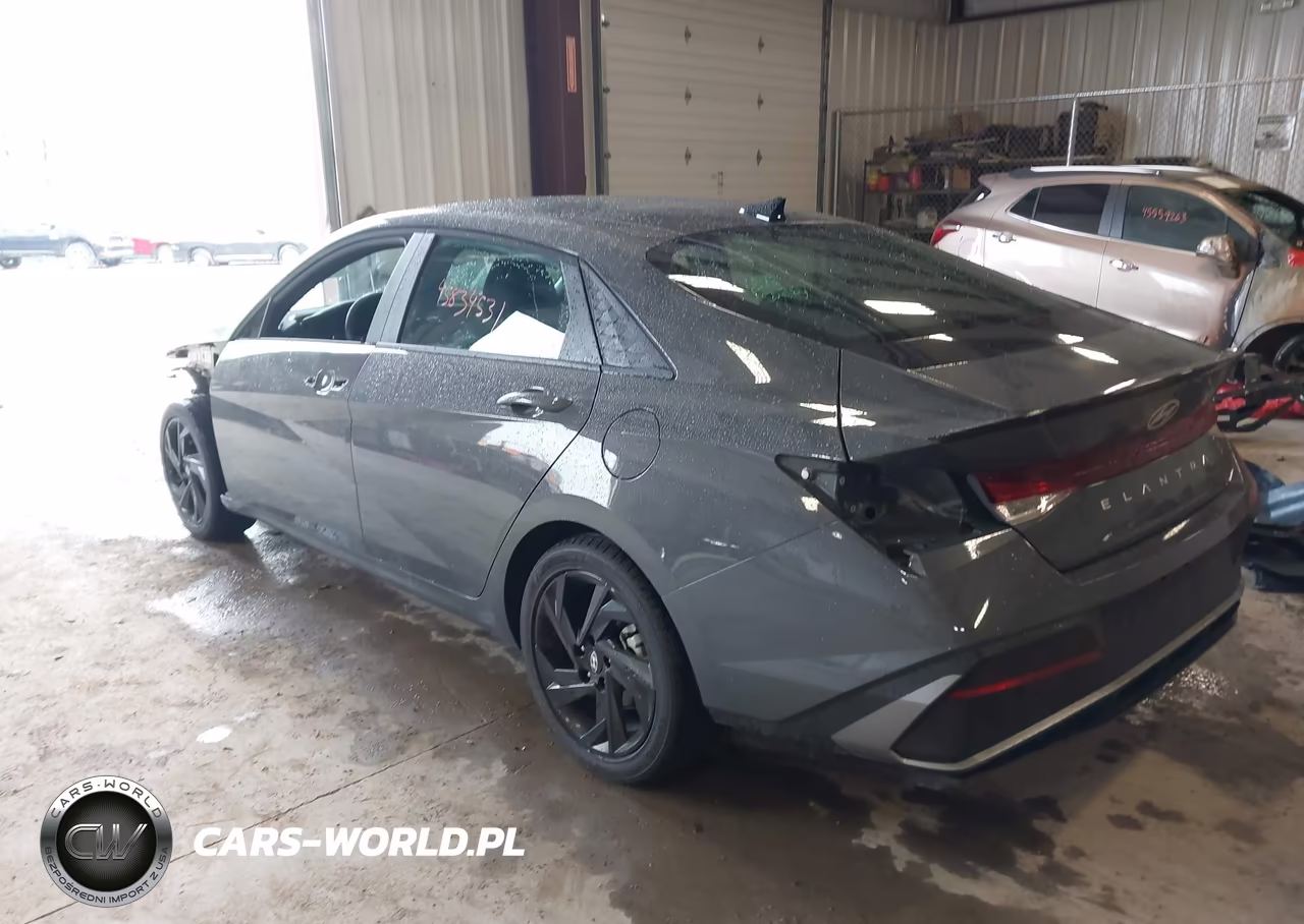 2026 Hyundai Elantra Sel Sport VIN:KMHLM4DG7TU114781 - 3