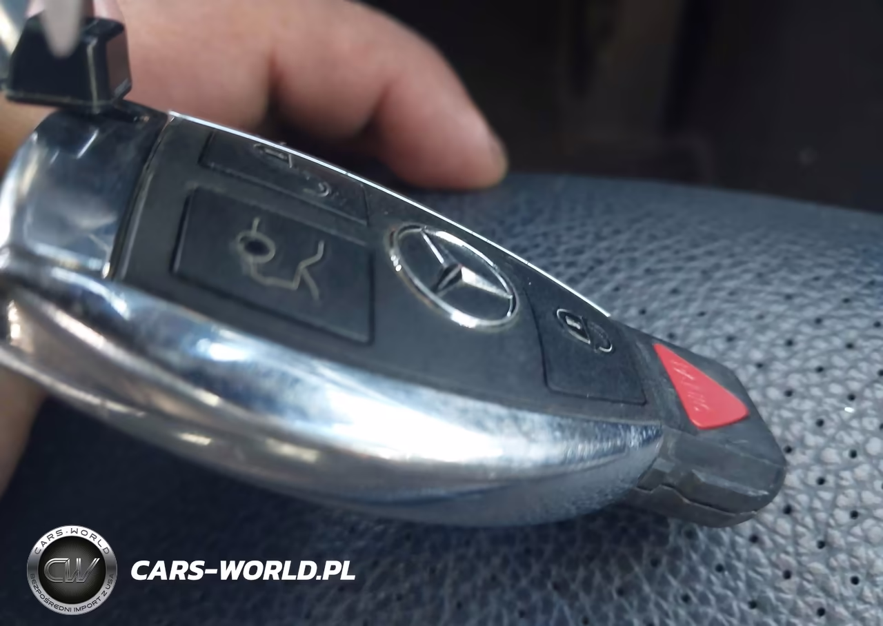 2015 Mercedes-Benz C 300 4Matic VIN:55SWF4KB7FU060333 - 11