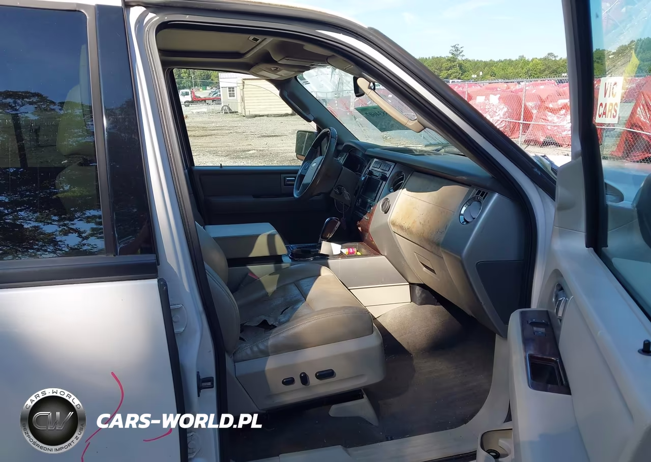 2010 Ford Expedition Limited VIN:1FMJU2A5XAEA33229 - 5