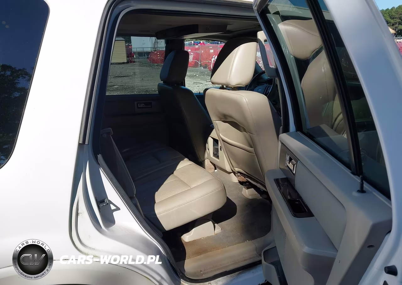 2010 Ford Expedition Limited VIN:1FMJU2A5XAEA33229 - 8