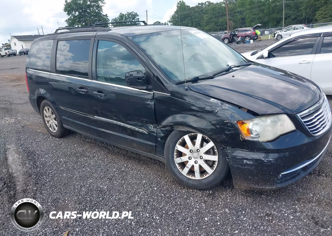 2014 Chrysler Town & Country Touring – zdjęcie 1 z 11