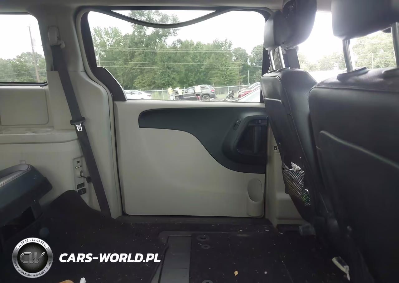 2014 Chrysler Town & Country Touring VIN:2C4RC1BG5ER211089 - 8