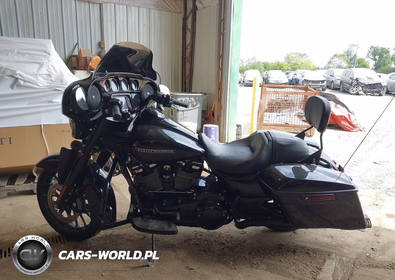 2018 Harley-Davidson Flhxs Street Glide Special VIN:1HD1KRC15JB682806 - 13