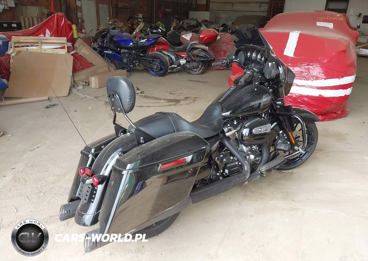 2018 Harley-Davidson Flhxs Street Glide Special VIN:1HD1KRC15JB682806 - 4