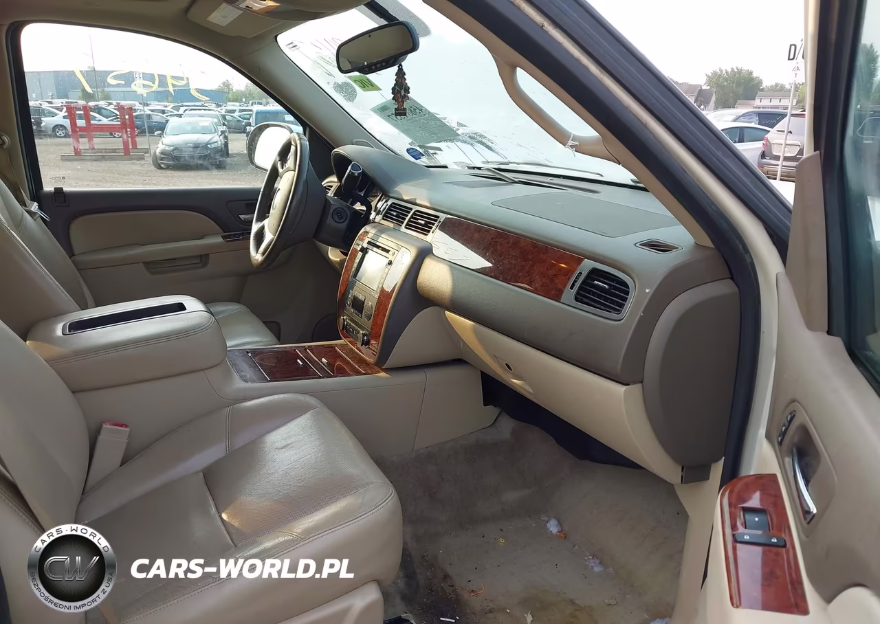 2014 Chevrolet Suburban Ltz VIN:1GNSKKE70ER105930 - 5
