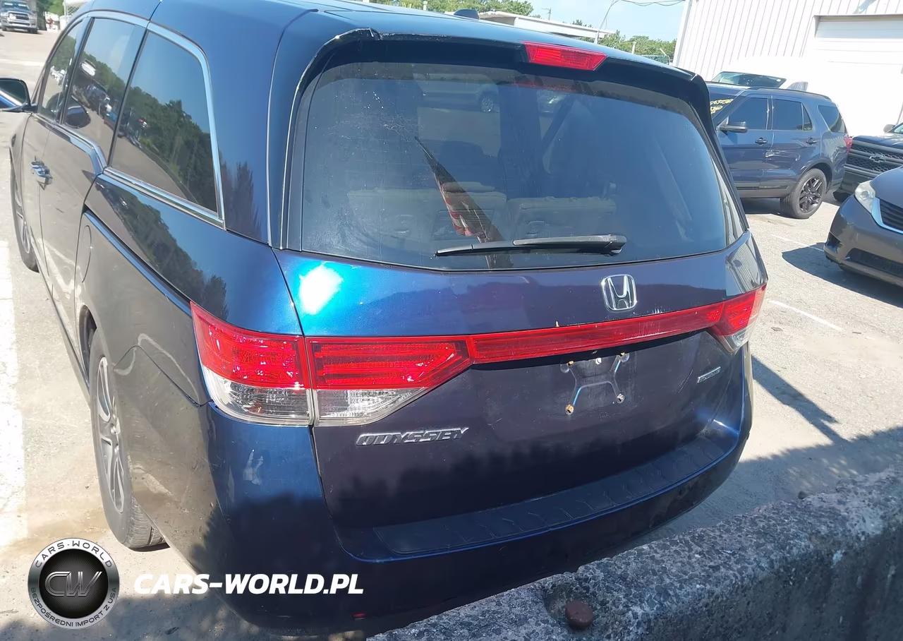 2014 Honda Odyssey Touring VIN:5FNRL5H96EB088740 - 16