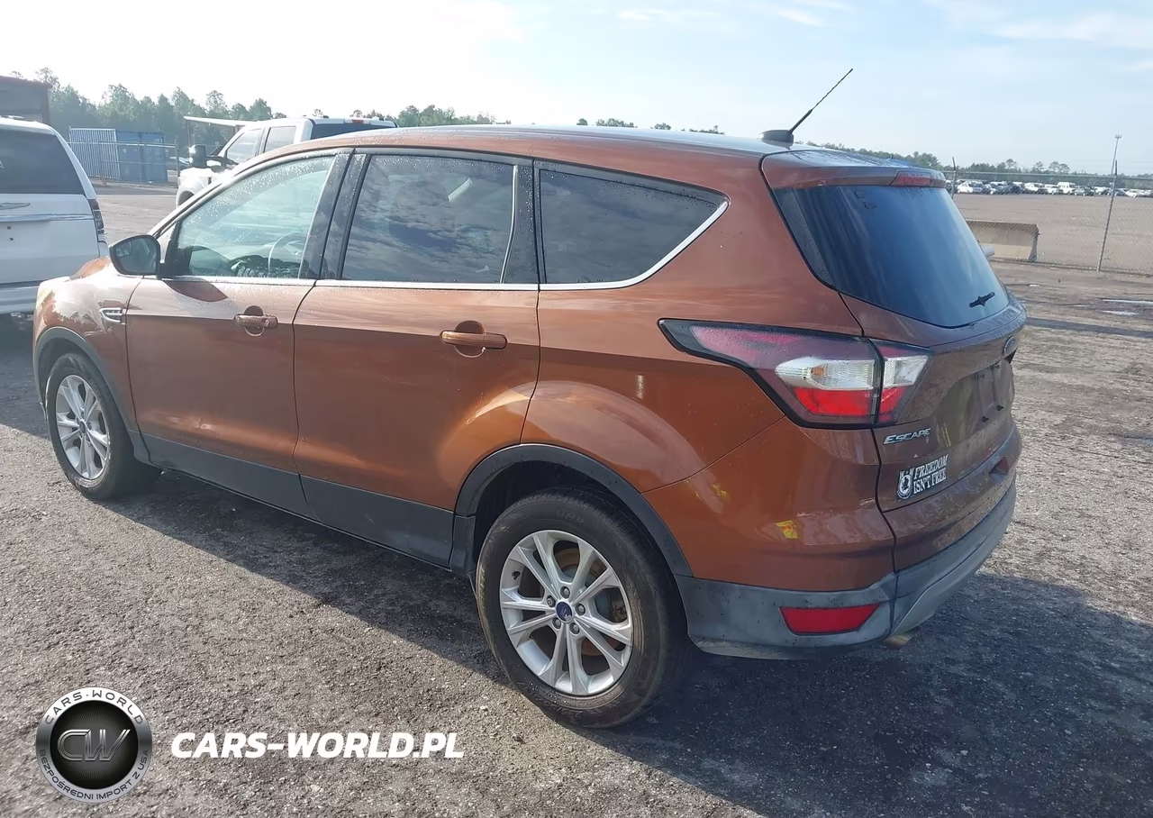 2017 Ford Escape Se VIN:1FMCU0GD3HUA16395 - 3