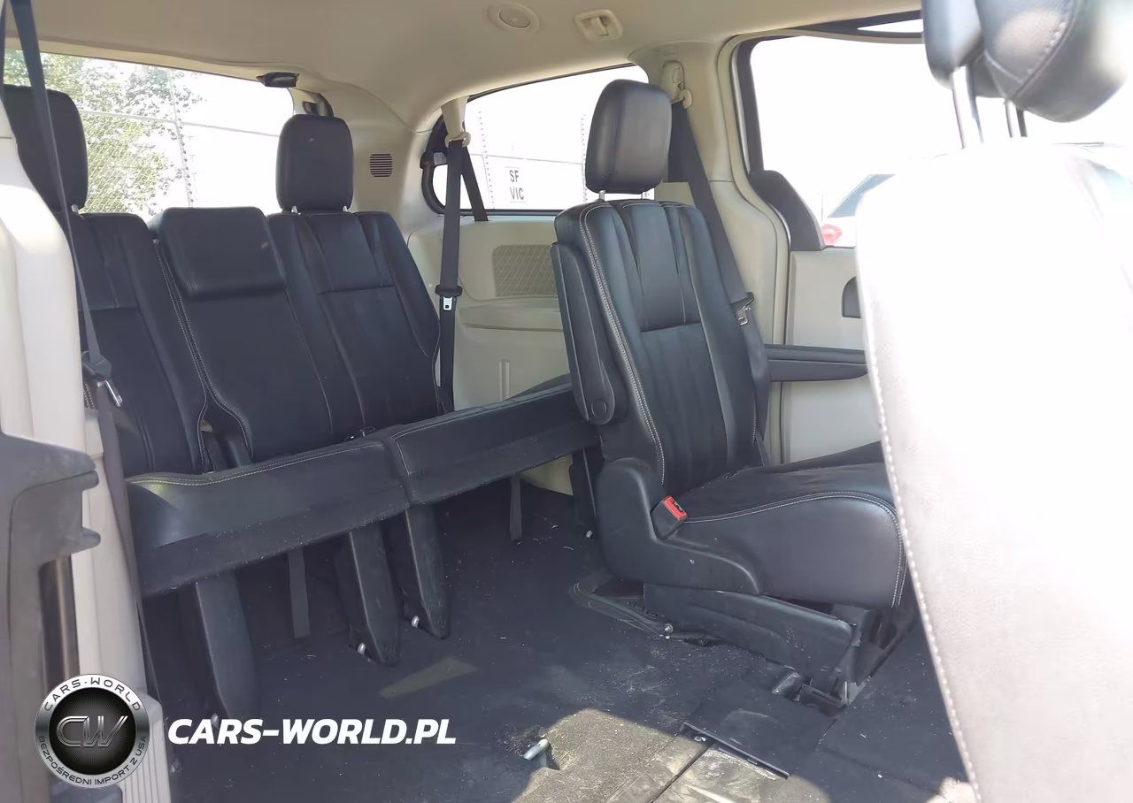 2014 Chrysler Town & Country Touring VIN:2C4RC1BG6ER359204 - 8