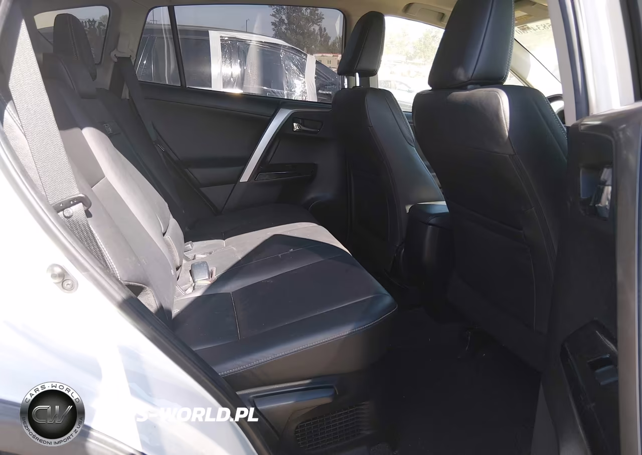 2018 Toyota Rav4 Hybrid Limited VIN:JTMDJREV0JD192652 - 8