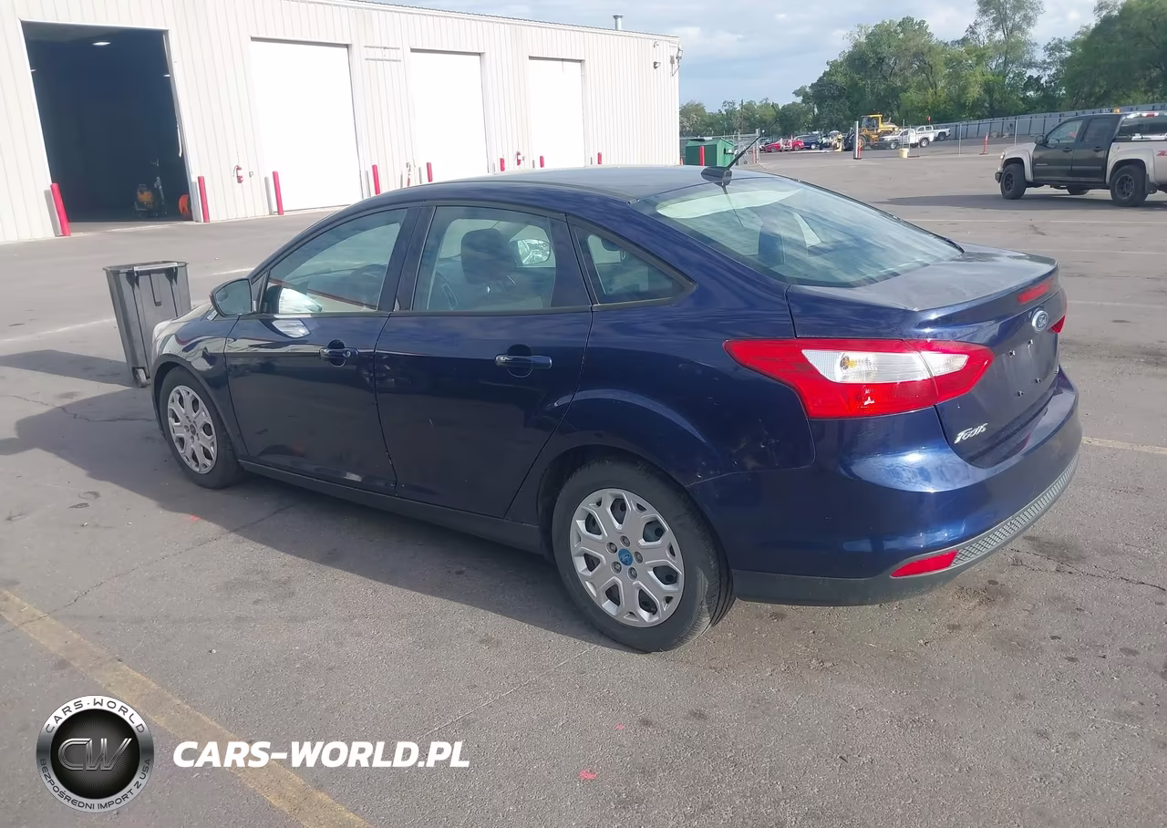 2012 Ford Focus Se VIN:1FAHP3F27CL148518 - 3