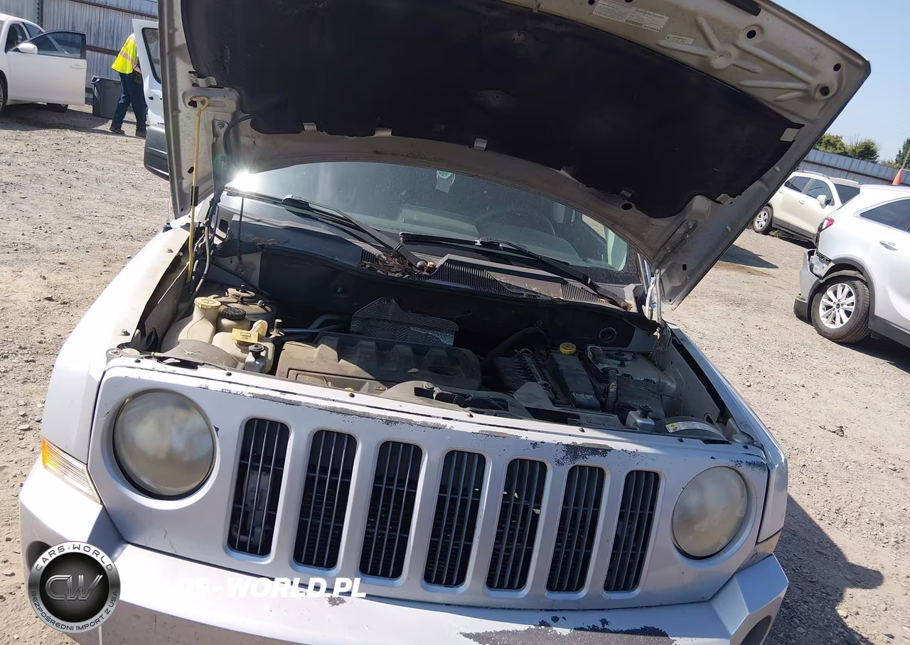 2008 Jeep Patriot Sport VIN:1J8FT28W08D698144 - 10