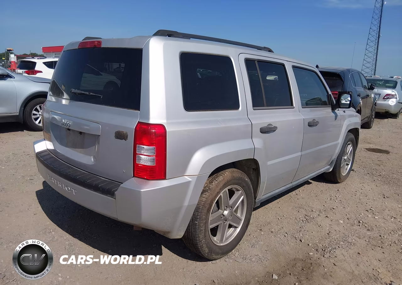 2008 Jeep Patriot Sport VIN:1J8FT28W08D698144 - 4