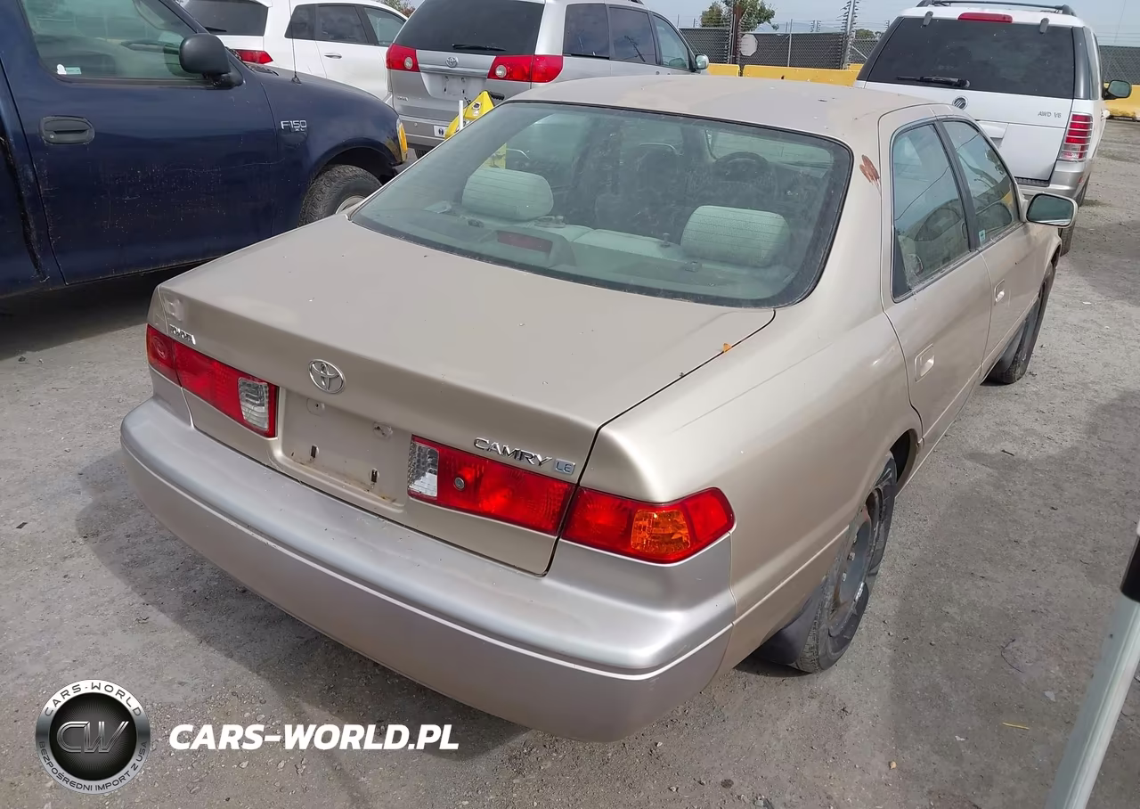 2001 Toyota Camry Le VIN:JT2BG22K110604536 - 4