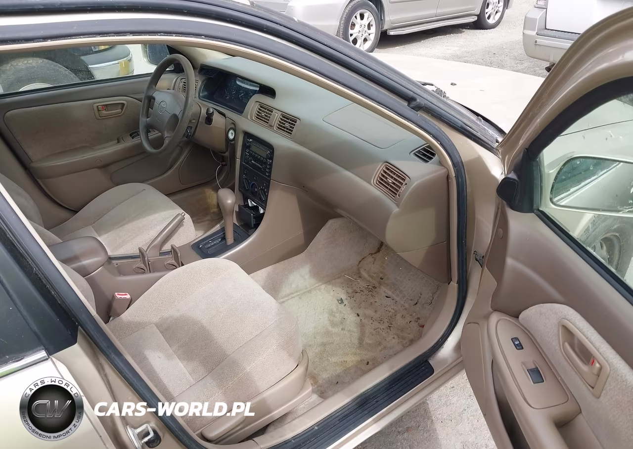 2001 Toyota Camry Le VIN:JT2BG22K110604536 - 5