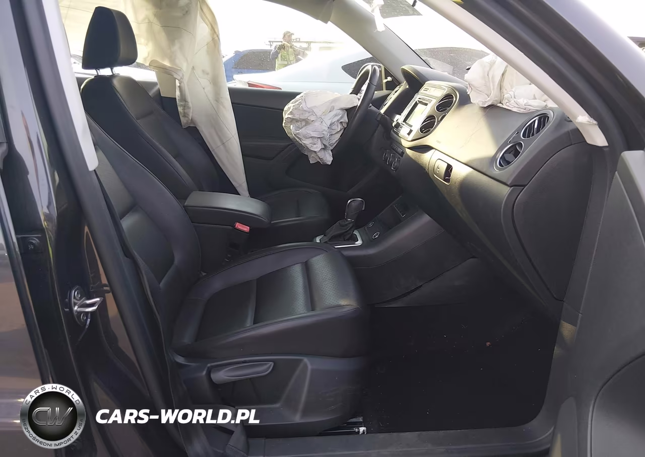 2016 Volkswagen Tiguan S VIN:WVGBV7AX6GW599522 - 5