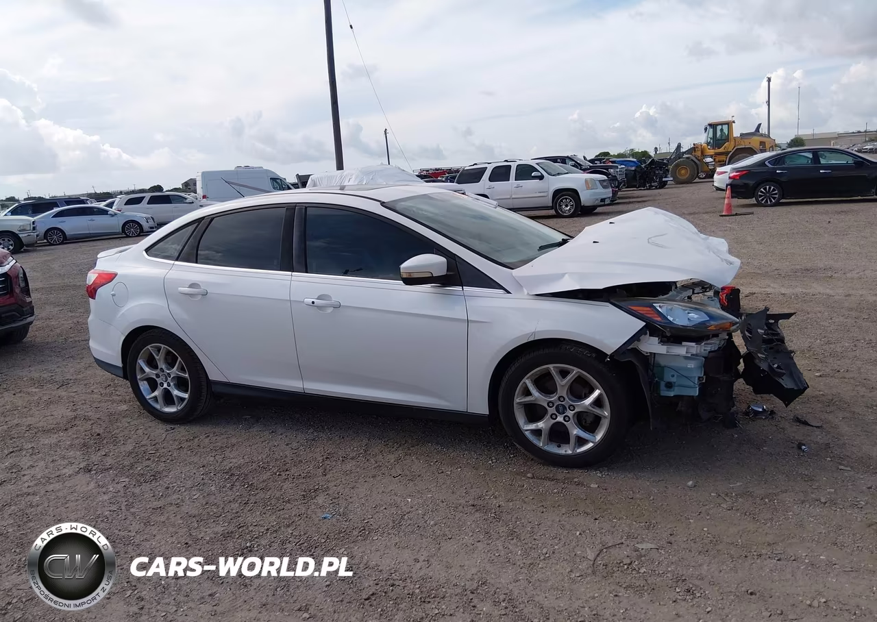 2013 Ford Focus Titanium VIN:1FADP3J28DL163567 - 13