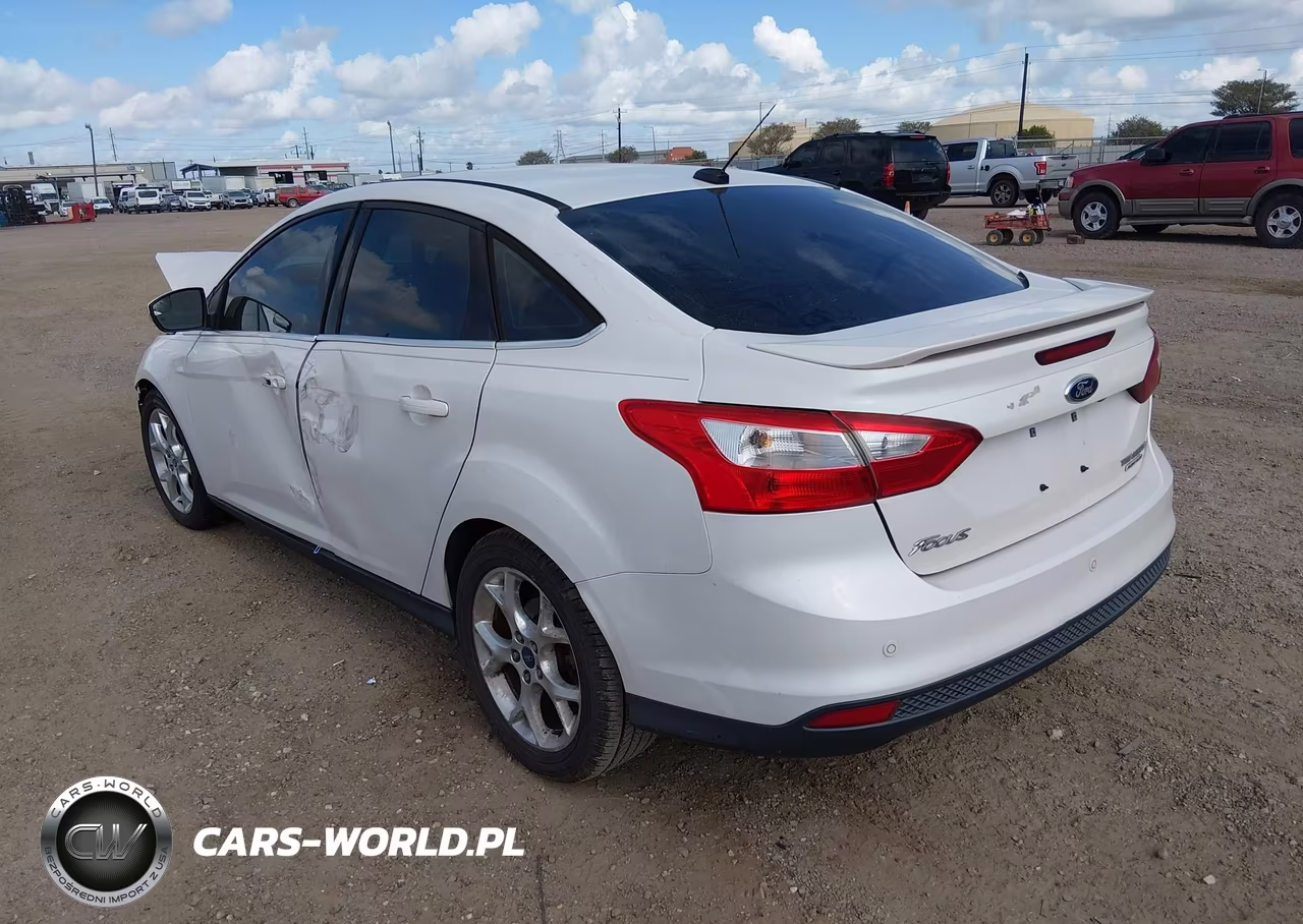 2013 Ford Focus Titanium VIN:1FADP3J28DL163567 - 3