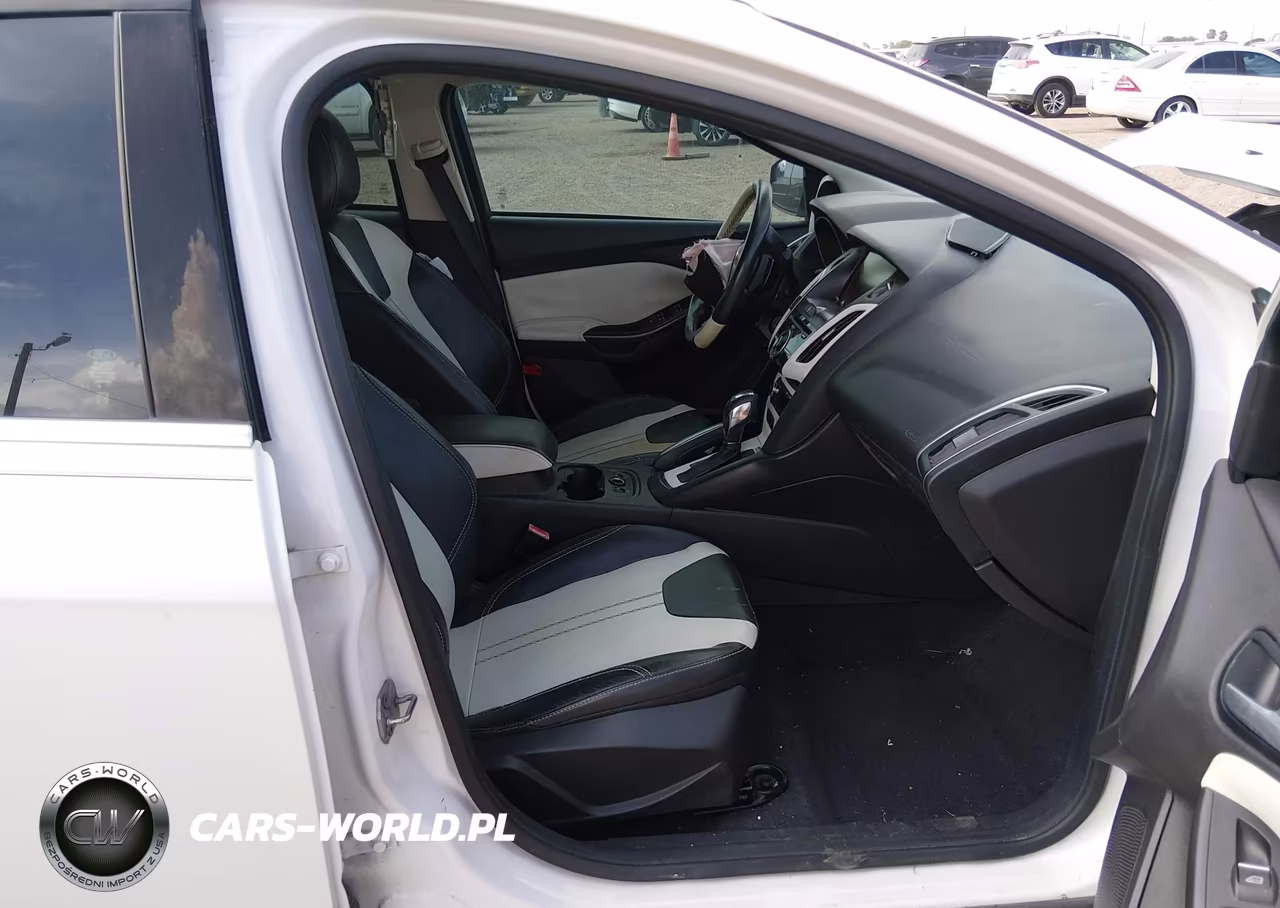 2013 Ford Focus Titanium VIN:1FADP3J28DL163567 - 5