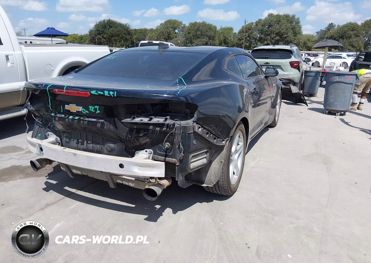 2018 Chevrolet Camaro 1Lt VIN:1G1FB1RX2J0125666 - 4