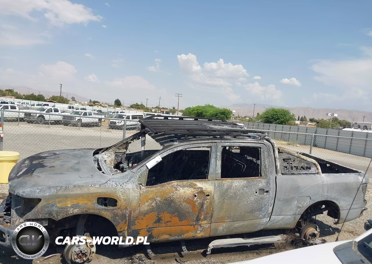 2016 Nissan Titan Xd Pro-4X Diesel VIN:1N6BA1F4XGN517757 - 13