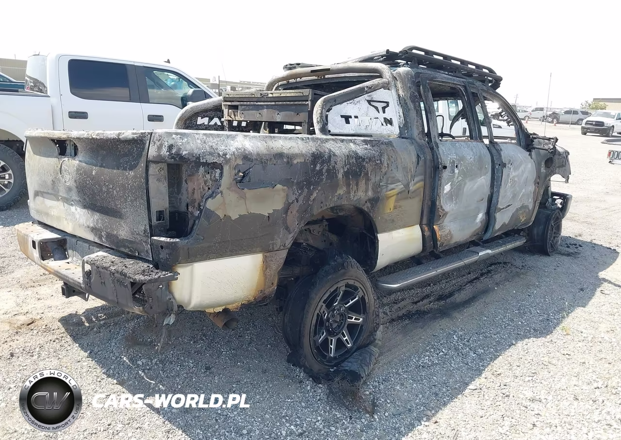2016 Nissan Titan Xd Pro-4X Diesel VIN:1N6BA1F4XGN517757 - 4